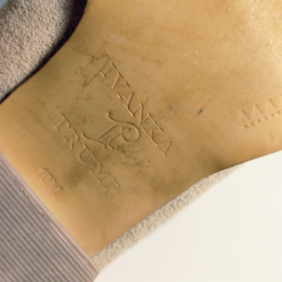 Taupe Suede Pull on Ivanka Trump Size 10 Ankle Shoes Boots - Picture 8 of 11